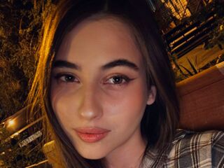 live webcam girl LeiaFrost