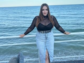 camslut topless LeillaTvin