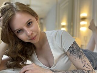 cam girl playing with vibrator LilyMouss