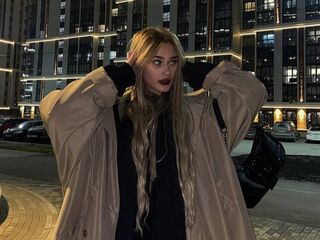 nude cam girl pic LizaKitchin