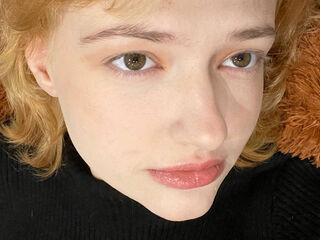 naked webcamgirl photo LunaBeans