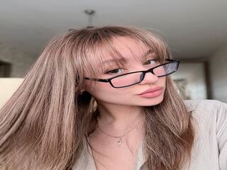 camwhore shaving pussy LunaTimer