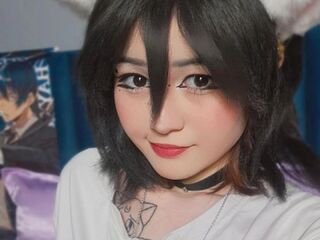 camgirl showing tits LuoMay