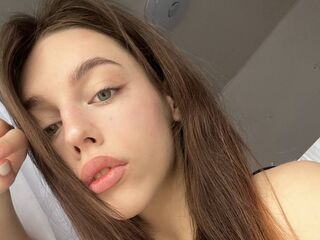adult chat room LyraMoonshadow