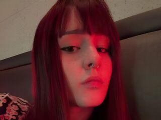 chat with cam MaeveLith