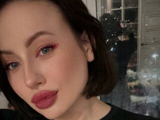 cam girl masturbating with sextoy MiaPeaches
