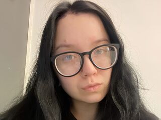 beautiful webcam girl MiaWallees