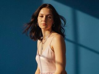 hot cam girl spreading pussy MolliePoydras