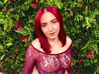 naked camgirl MoniqueWein