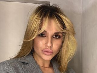 camslut topless NayaMorel