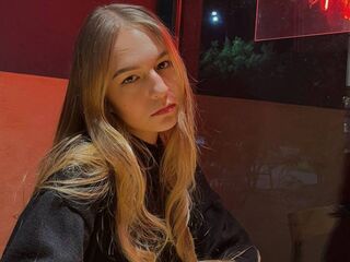 camgirl fingering bald pussy NellMocarski