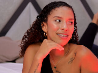 camslut fingering shaved pussy NicoleBakker