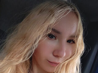 camwhore fingering shaved pussy NikaFrosha