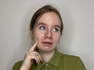 camgirl showing tits PiaBlumstein