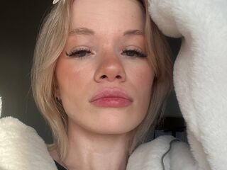 chatrubate cam girl RenitaKoo