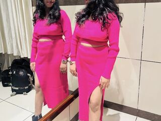 hot naked webcamgirl SanyaGoyal