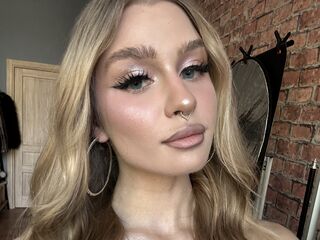 naked cam girl masturbating with sextoy SaphiraLuxe