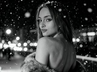naked cam girl masturbating with vibrator SashaHardys
