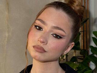 camslut masturbating SeyolaHilgerst