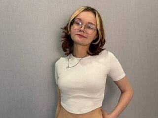 hot strip tease cam ShemikaDestro