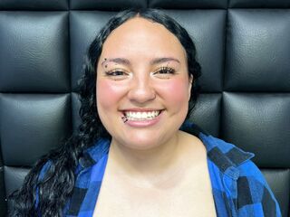 cam girl masturbating with sextoy Skyblack