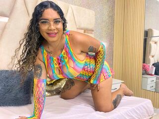 camslut fingering shaved pussy SophiaJonsom