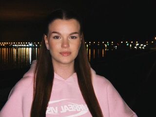 topless webcamgirl StaceyRouthier