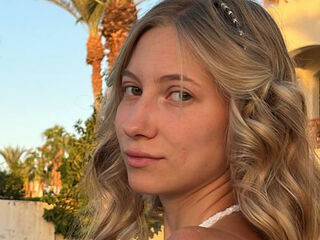 camgirl chatroom TainaTatge