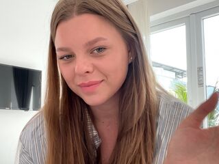 camslut masturbating TeneshaQuinerly