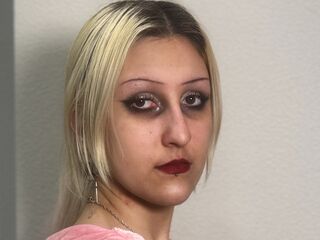 naked camgirl fingering pussy VictorinaHarvest