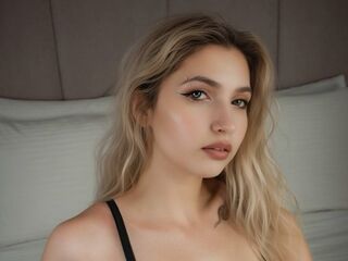 cam girl masturbating with vibrator VikyMorgan