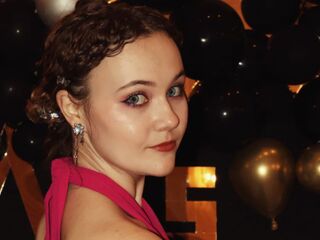 cam girl playing with vibrator VioletteCandella