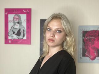 beautiful camgirl WillaBlincoe