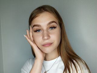 topless webcamgirl ZeldaCannon