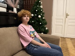 naked camgirl fingering pussy ZyraMonroe